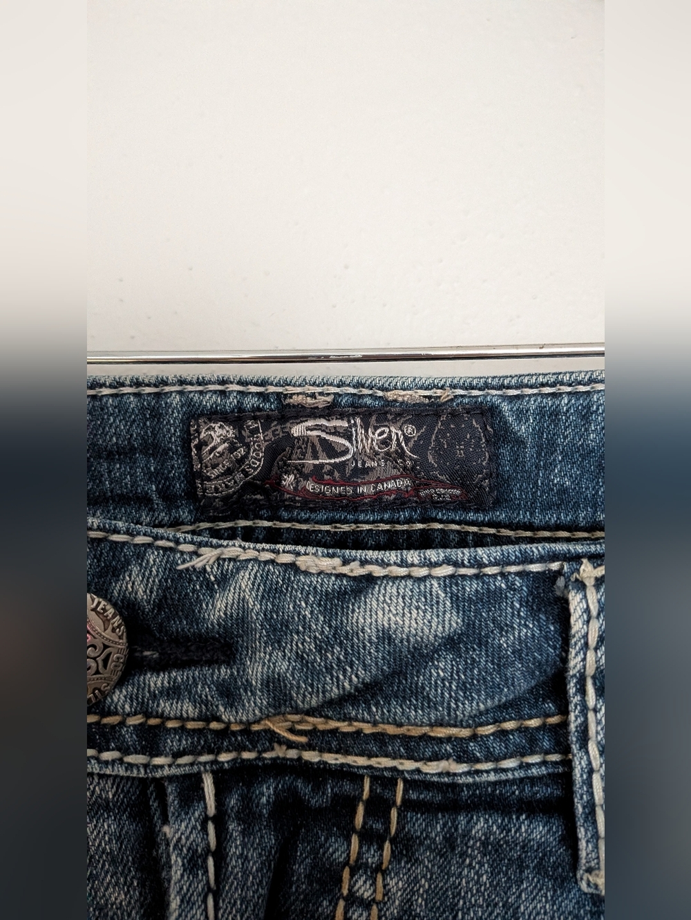 Silver Jeans - Picture 3 of 4